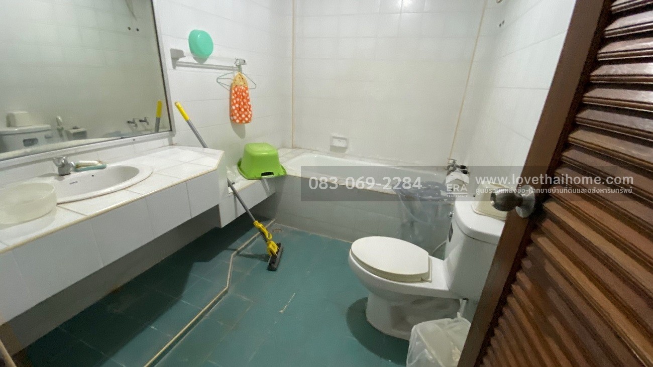 ขายทาวน์โฮม 3 ชั้น หมู่บ้านสัมมากร รามคำแหง 112 พื้นที่ 22.5 ตรว. หน้าหมู่บ้านมีรถไฟฟ้าสายสีส้ม-สถานีสัมมากร จอดรถได้ 2 คัน  