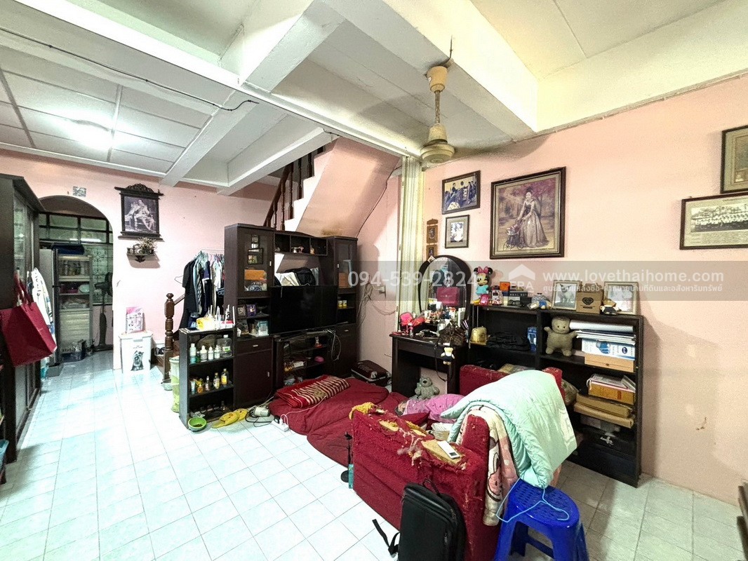 ขายทาวน์เฮ้าส์ หมู่บ้านอยู่เจริญ (ฟ้าคราม) ลำลูกกา คลอง 2 พื้นที่ 17.6 ตรว. ใกล้ BTS คูคต และฟิวเจอร์พาร์ครังสิต ต่อเติมครัว พร้อมอยู่ ถูกสุด!