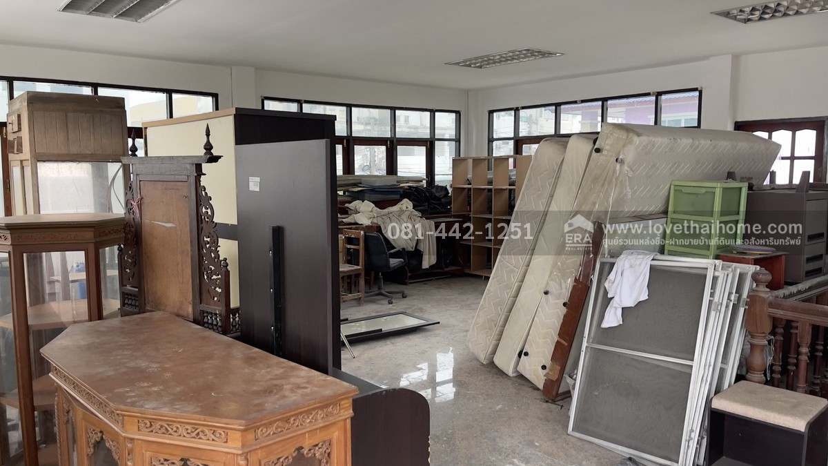 ขายบ้านเดี่ยว4ชั้น ย่านสนามบินน้ำ ซอยนนทบุรี26 พื้นที่128ตรว. ขายเพียงแค่12ล้าน เข้าซอยเพียงแค่200เมตรเท่านั้น เหมาะทำร้านอาหาร เพราะมีที่จอดรถเพียบ ขายถูกโคตรๆ ถ้าสนใจราคาพอลดได้อีกหน่อยค่ะ