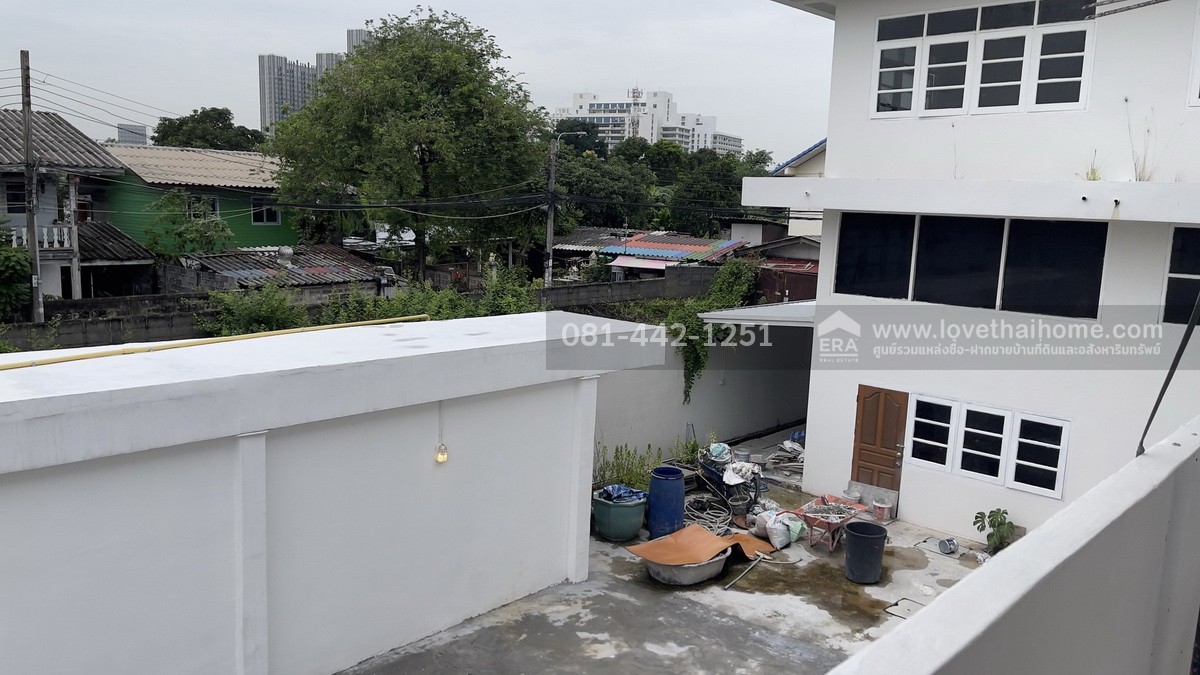 ขายบ้านเดี่ยว4ชั้น ย่านสนามบินน้ำ ซอยนนทบุรี26 พื้นที่128ตรว. ขายเพียงแค่12ล้าน เข้าซอยเพียงแค่200เมตรเท่านั้น เหมาะทำร้านอาหาร เพราะมีที่จอดรถเพียบ ขายถูกโคตรๆ ถ้าสนใจราคาพอลดได้อีกหน่อยค่ะ