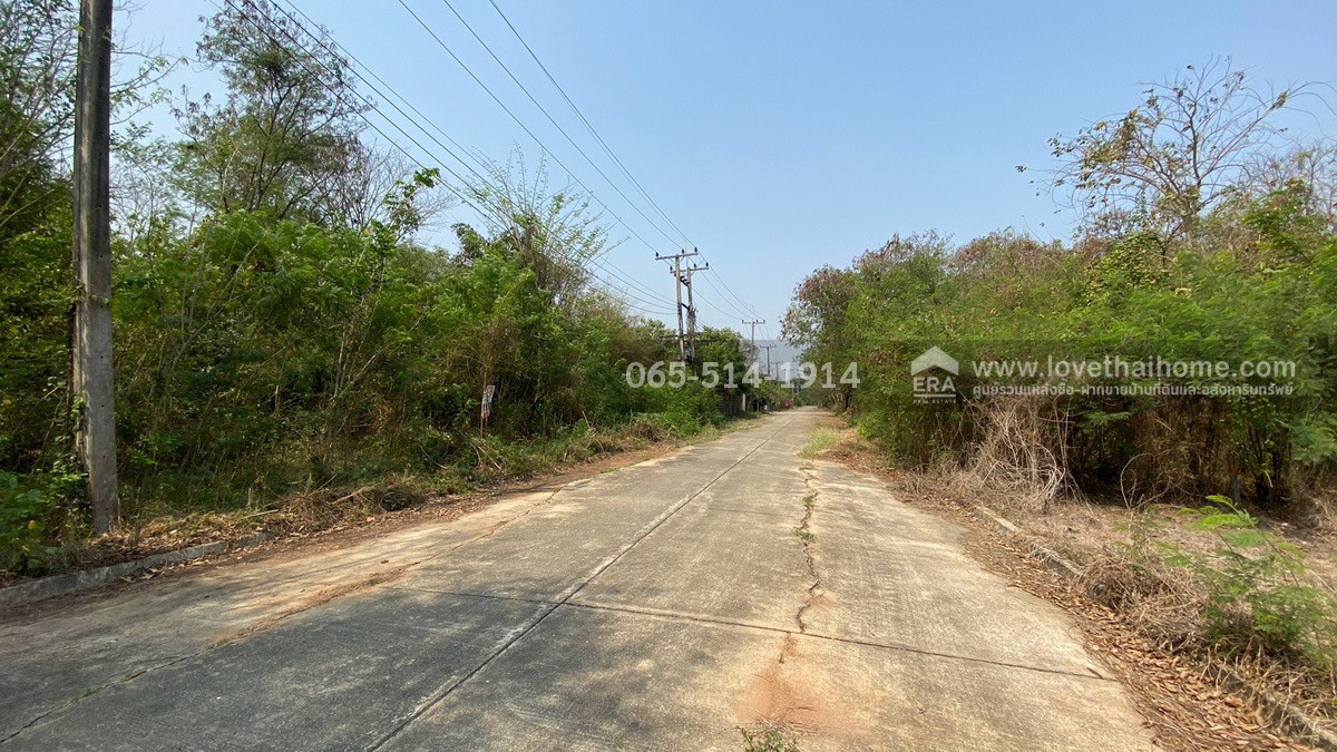 ขายที่ดิน หมู่บ้านทองธัชการ นครปฐม ขายถูกต่ำกว่าราคาประเมิน แปลงสวยติดบึง เนื้อที่ 383 ตรว. หน้ากว้าง 27 เมตร 57 เมตร หันหน้าไปทางทิศตะวันออกเฉียงเหนือ ขายเพียง 1.8 ล้านบาท
