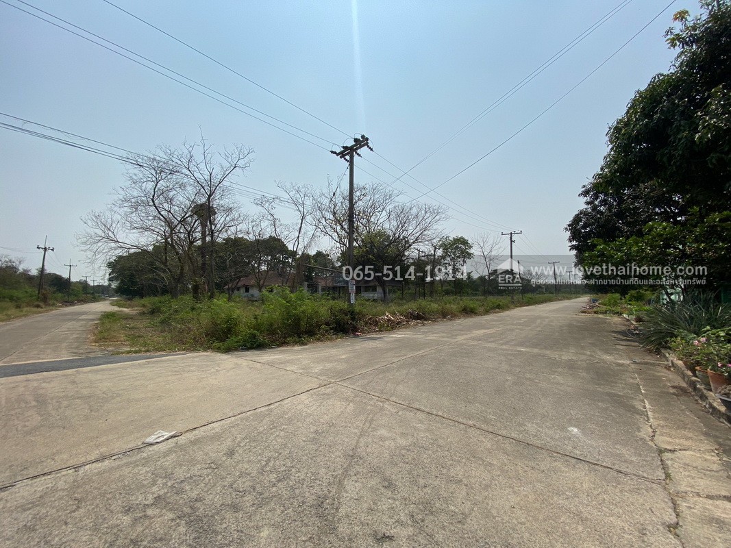 ขายที่ดิน หมู่บ้านทองธัชการ นครปฐม ขายถูกต่ำกว่าราคาประเมิน แปลงสวยติดบึง เนื้อที่ 383 ตรว. หน้ากว้าง 27 เมตร 57 เมตร หันหน้าไปทางทิศตะวันออกเฉียงเหนือ ขายเพียง 1.8 ล้านบาท