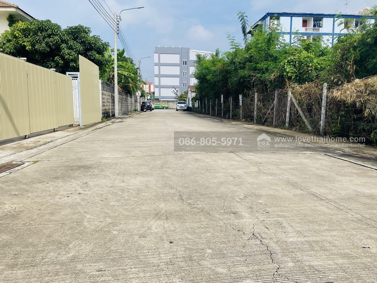 ขายที่ดิน ลาดพร้าว126 ใกล้รถไฟฟ้าลาดพร้าว101 และมหาดไทย พื้นที่322ตร.วา ขายด่วน!ถูกสุด!ย่านลาดพร้าว วาละ63,000บาท ห่างถนนใหญ่เพียง500เมตร ทำเลดีมาก หาไม่ได้แล้ว เหมาะสร้างบ้านหรือซื้อลงทุนในอนาคต