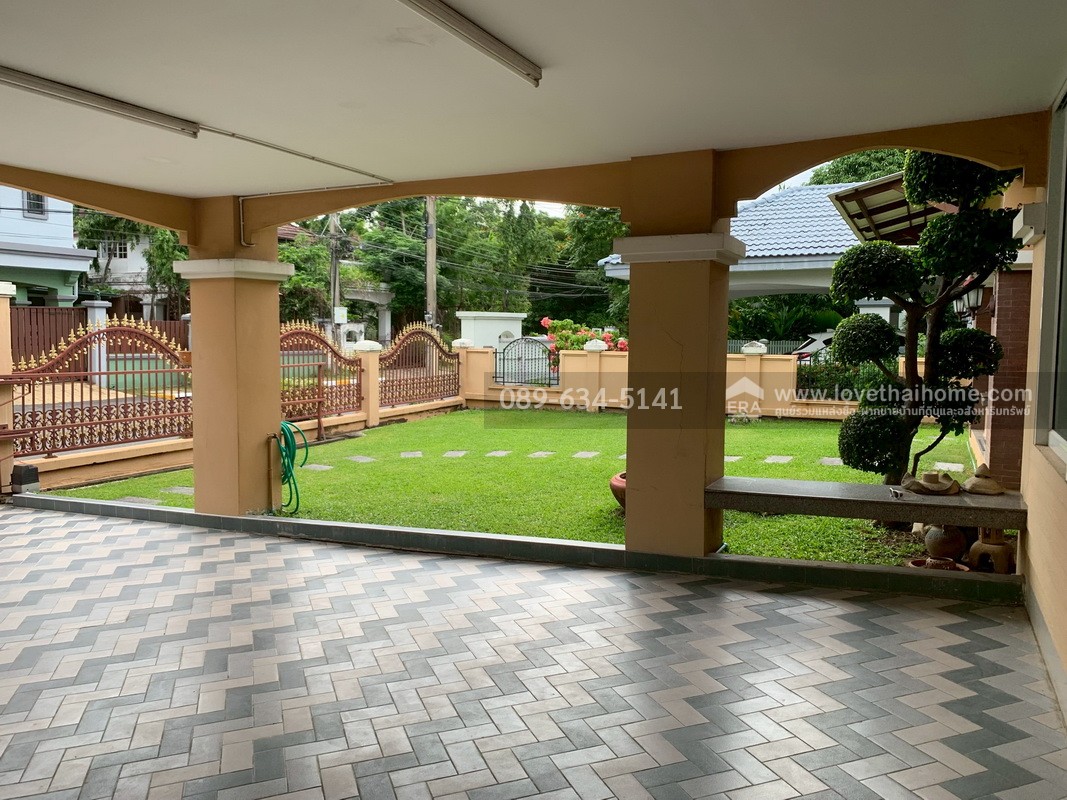 ขายบ้านเดี่ยว 2 ชั้น หมู่บ้านมัณฑนา ถนนศรีนครินทร์ เนื้อที่ 123.4 ตรว. บ้านสวยพร้อมเข้าอยู่ ห่างจากรถไฟฟ้า BTS สถานีศรีนครินทร์ ไม่เกิน 10 นาที บ้านพร้อมเฟอร์นิเจอร์ Built inไม้สัก ราคาถูกมากหาไม่ได้แล้ว