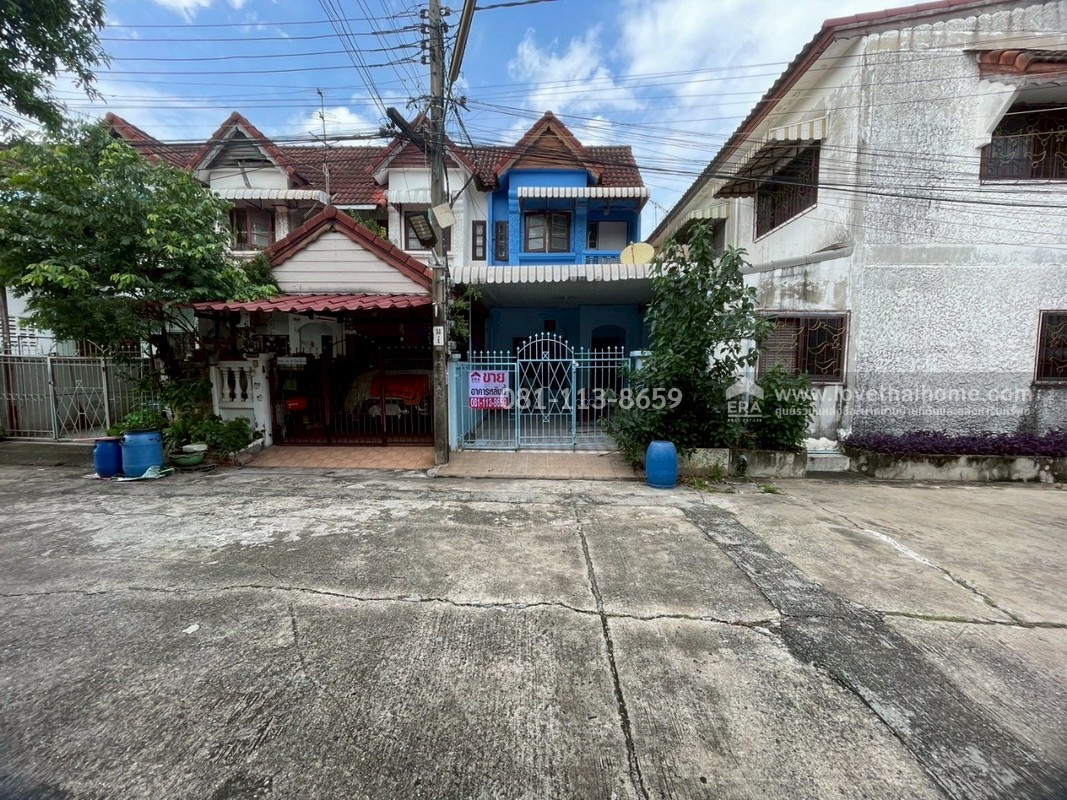 ขายทาวน์เฮ้าส์ 2 ชั้น ซอยนวมินทร์50 หมู่บ้านสินธนา พื้นที่ 18 ตรว. ขายต่ำกว่าราคาประเมิน จากถนนนวมินทร์ 200 เมตร
