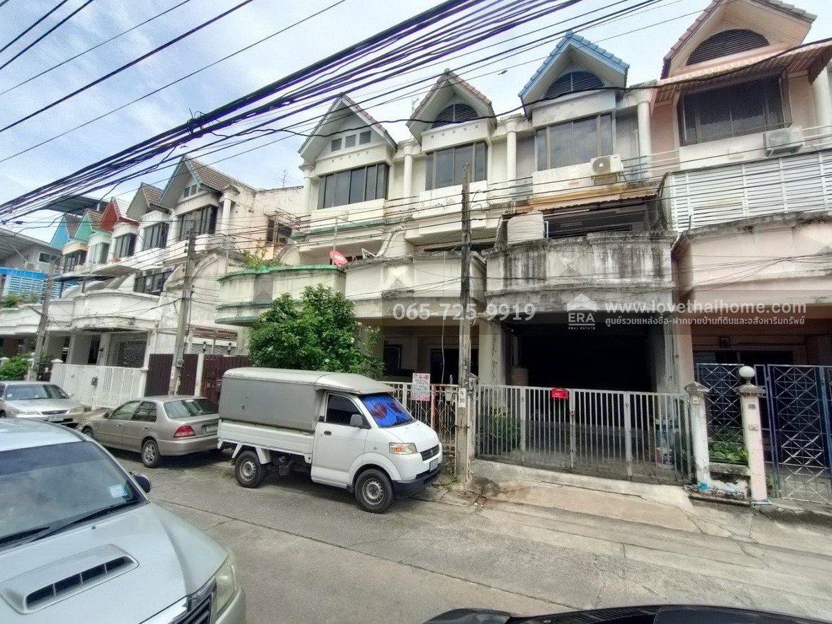 ขายตึก 3.5 ชั้น ถนนศรีวรา-ทาวน์อินทาวน์ (ซอยธารทิพย์ 3) ทำเลทอง 19 ตร.วา  เชื่อมต่อ ออกถนนประดิษฐ์มนูธรรม 2 ได้ ใกล้ซอยลาดพร้าว 94 ราคาถูก! ต่ำกว่าตลาด!