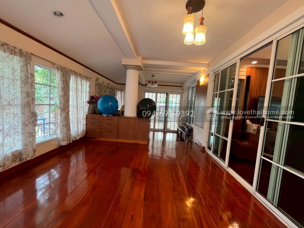 ขายบ้านเดี่ยว 2 ชั้น หมู่บ้านมัณฑนา อ่อนนุช-วงแหวน ถนนสุขาภิบาล2 ซอย25 พื้นที่ 106.4 ตรว. บ้านหรู สวย บรรยากาศเงีย เหมาะพักผ่อน อากาศดีมากๆ พร้อมอยู่ หิ้วกระเป๋ามาอยู่ได้เลย ตกแต่งใหม่พร้อมเฟอร์นิเจอร์ครบเซ็ต