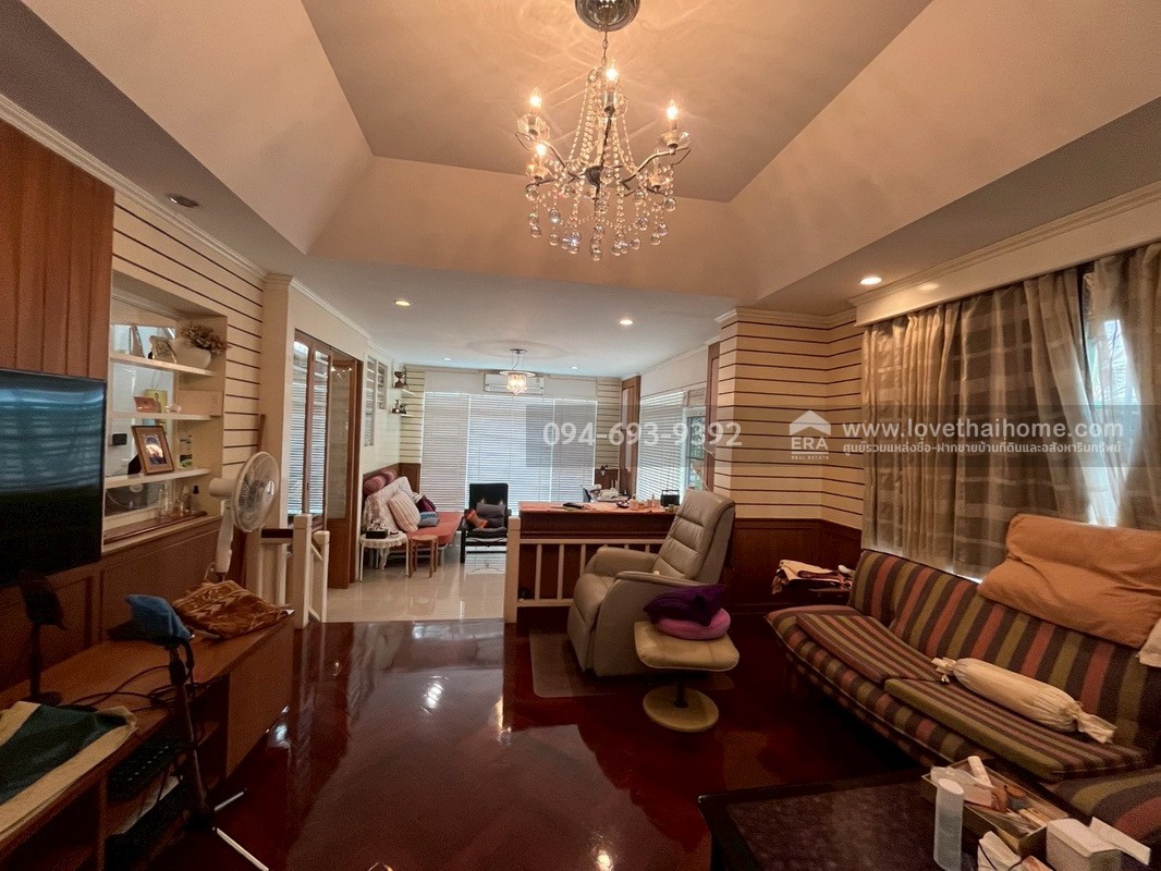 ขายบ้านเดี่ยว 2 ชั้น หมู่บ้านมัณฑนา อ่อนนุช-วงแหวน ถนนสุขาภิบาล2 ซอย25 พื้นที่ 106.4 ตรว. บ้านหรู สวย บรรยากาศเงีย เหมาะพักผ่อน อากาศดีมากๆ พร้อมอยู่ หิ้วกระเป๋ามาอยู่ได้เลย ตกแต่งใหม่พร้อมเฟอร์นิเจอร์ครบเซ็ต
