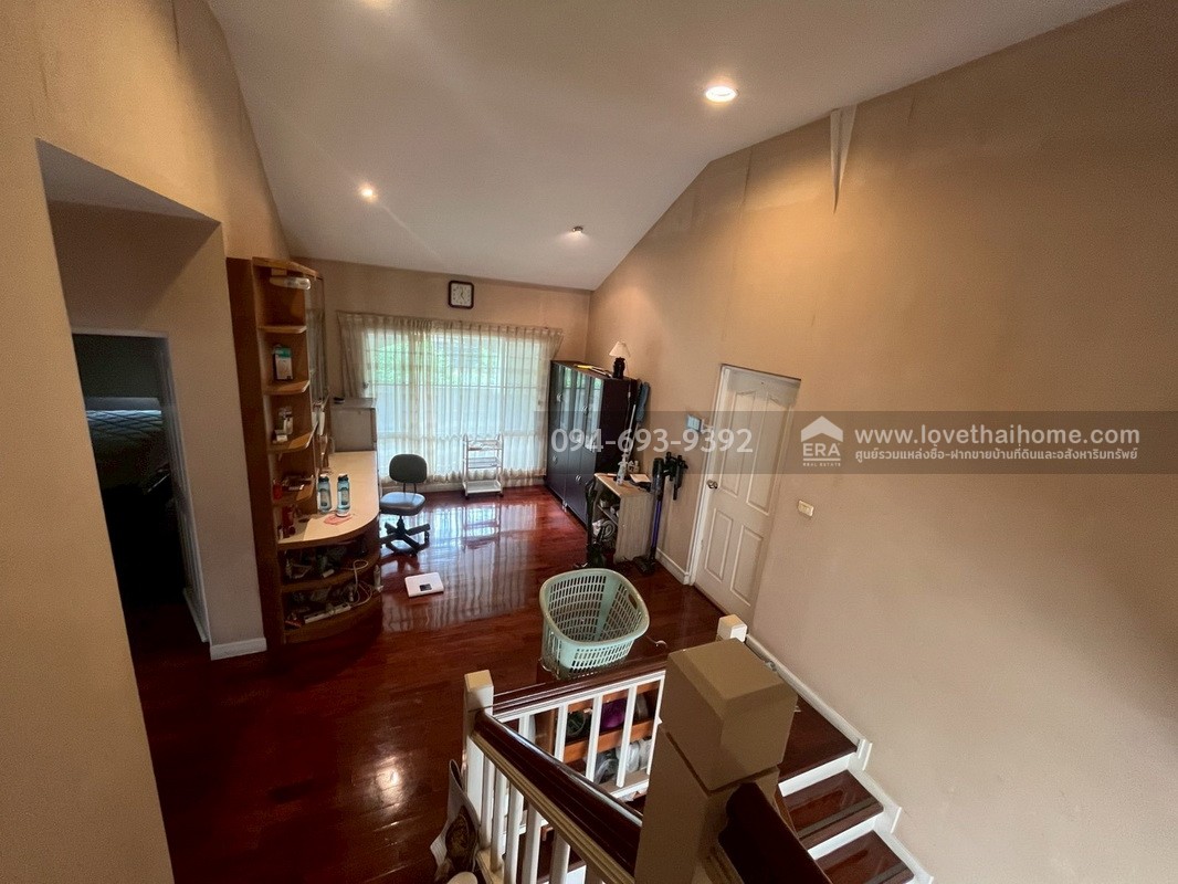 ขายบ้านเดี่ยว 2 ชั้น หมู่บ้านมัณฑนา อ่อนนุช-วงแหวน ถนนสุขาภิบาล2 ซอย25 พื้นที่ 106.4 ตรว. บ้านหรู สวย บรรยากาศเงีย เหมาะพักผ่อน อากาศดีมากๆ พร้อมอยู่ หิ้วกระเป๋ามาอยู่ได้เลย ตกแต่งใหม่พร้อมเฟอร์นิเจอร์ครบเซ็ต