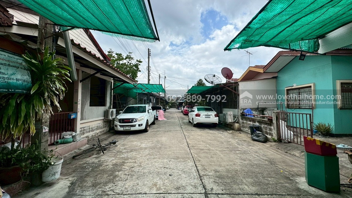 ขายทาวน์เฮ้าส์ หมู่บ้านหรรษา เพชรเกษม93 ซอยเพชรเกษม93 พื้นที่ 32.6 ตรว. ราคาถูกสุดในโครงการ ใกล้แม็คโคร อ้อมน้อย