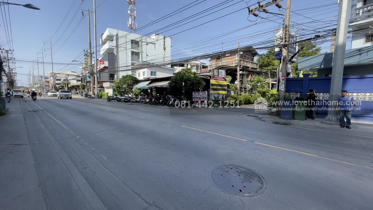 ขายที่ดิน ติดถนนใหญ่ทางรถไฟสายเก่าปากน้ำ ทำเลค้าขาย ย่านสำโรง แปลงมุม พื้นที่ 122.5 ตรว. ขาย 14.9 ล้านบาท ใกล้ทั้ง อิมพีเรียล เวิลด์ สำโรง และ BTS สถานีสำโรง