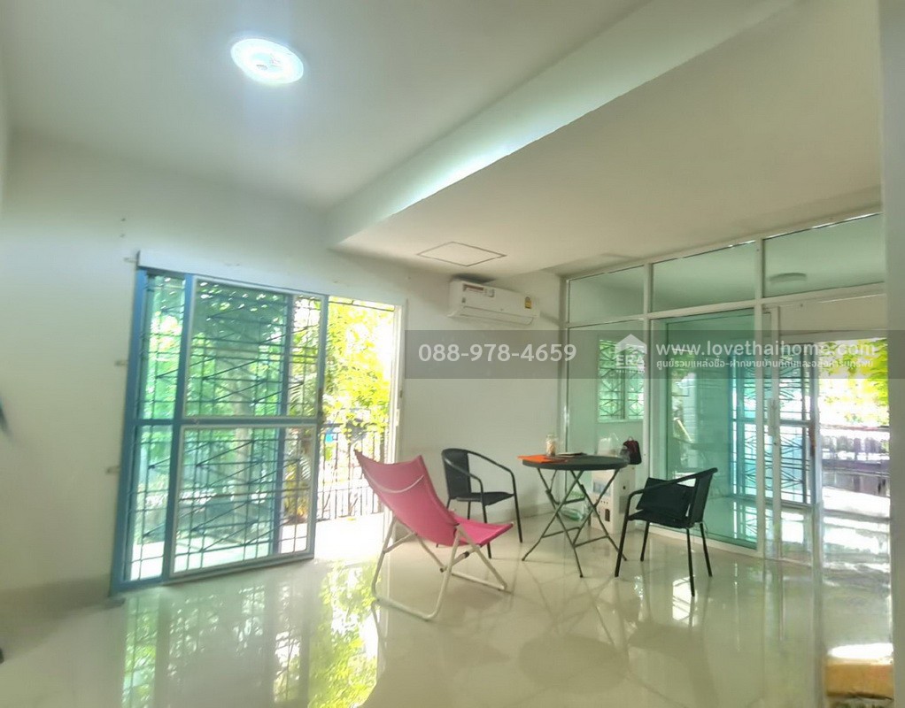 ขายทาวน์เฮ้าส์ 2 ชั้น หมู่บ้านพฤกษาวิลล์50 ถนนรามคำแหง ซอยมิสทีน หลังมุม พื้นที่ 25.4 ตรว. ใกล้รถไฟฟ้าสายสีส้ม สถานีราษฎร์พัฒนา ต่อเติมเต็มพื้นที่ แถมแอร์ 4 เครื่อง พร้อมอยู่