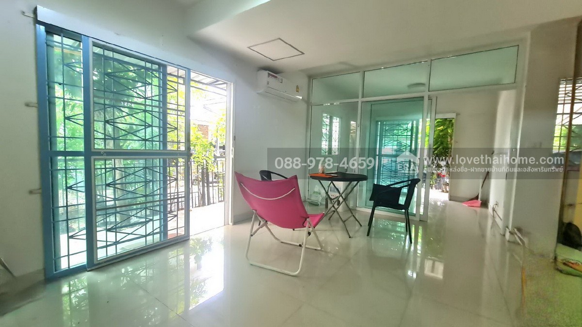 ขายทาวน์เฮ้าส์ 2 ชั้น หมู่บ้านพฤกษาวิลล์50 ถนนรามคำแหง ซอยมิสทีน หลังมุม พื้นที่ 25.4 ตรว. ใกล้รถไฟฟ้าสายสีส้ม สถานีราษฎร์พัฒนา ต่อเติมเต็มพื้นที่ แถมแอร์ 4 เครื่อง พร้อมอยู่