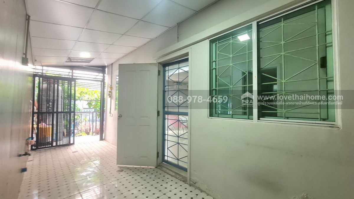 ขายทาวน์เฮ้าส์ 2 ชั้น หมู่บ้านพฤกษาวิลล์50 ถนนรามคำแหง ซอยมิสทีน หลังมุม พื้นที่ 25.4 ตรว. ใกล้รถไฟฟ้าสายสีส้ม สถานีราษฎร์พัฒนา ต่อเติมเต็มพื้นที่ แถมแอร์ 4 เครื่อง พร้อมอยู่