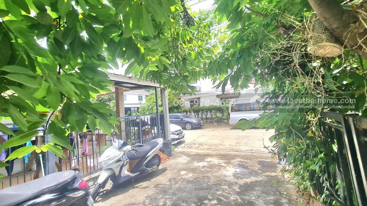 ขายทาวน์เฮ้าส์ 2 ชั้น หมู่บ้านพฤกษาวิลล์50 ถนนรามคำแหง ซอยมิสทีน หลังมุม พื้นที่ 25.4 ตรว. ใกล้รถไฟฟ้าสายสีส้ม สถานีราษฎร์พัฒนา ต่อเติมเต็มพื้นที่ แถมแอร์ 4 เครื่อง พร้อมอยู่