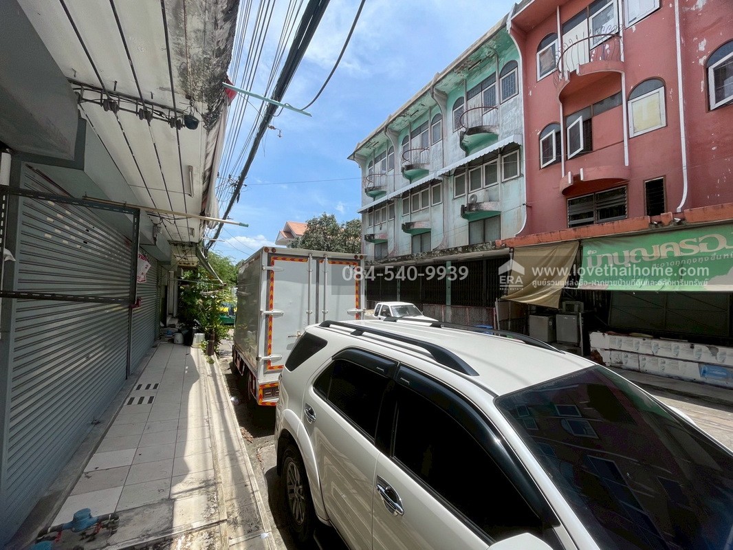 โอกาสทอง! ขายตึกแถว 3.5 ชั้น ซอยนวมินทร์105 (หมู่บ้านสามัคคี) ทำเลเยี่ยมใจกลางเมืองย่านนวมินทร์ สภาพดี พื้นที่ 28 ตรว. เหมาะสำหรับทำธุรกิจและพักอาศัยเอง เดินทางสะดวก ใกล้แหล่งชุมชน