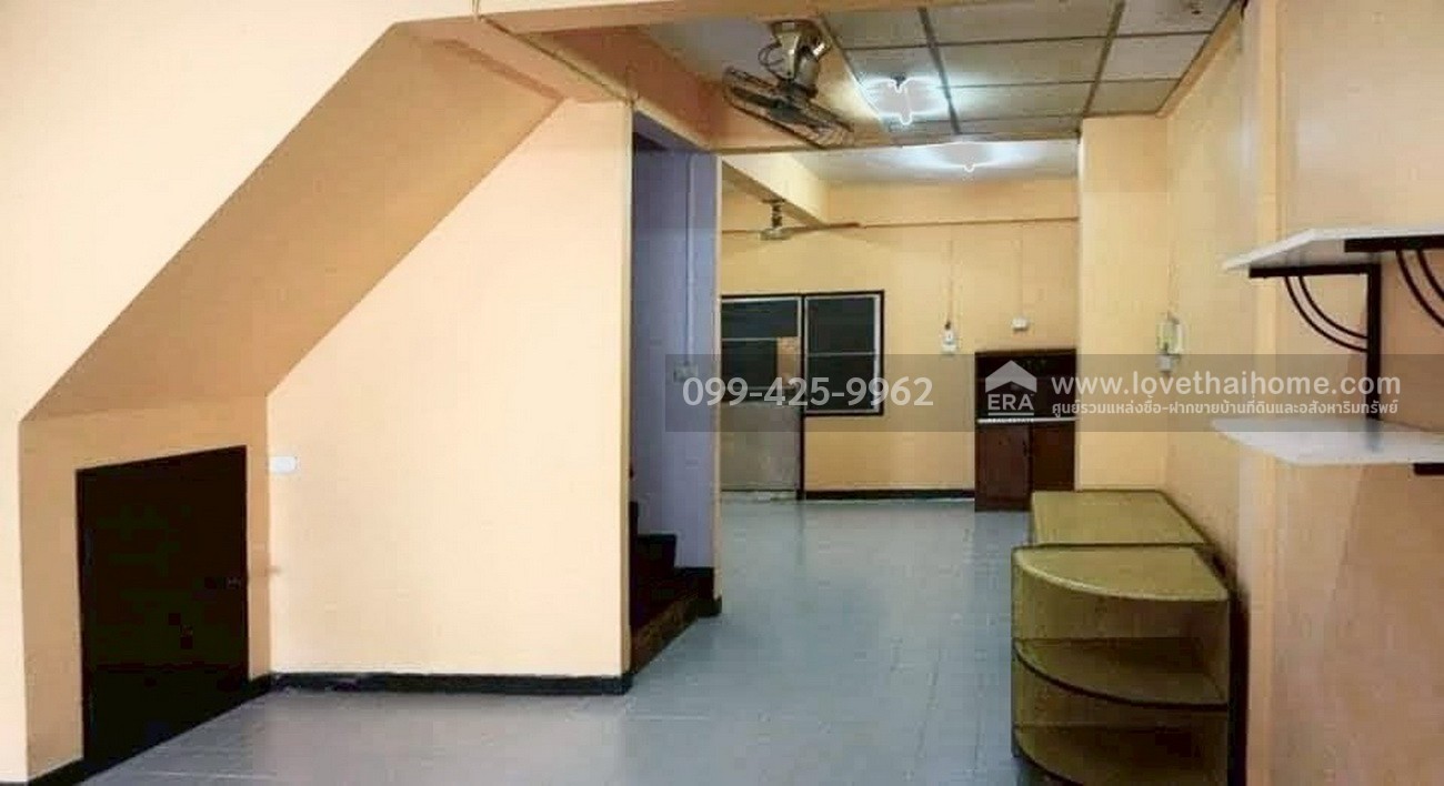 ขายทาวน์เฮ้าส์ ซ.ลาดพร้าว 101 แยก 34 หมู่บ้านชวนชม ใกล้รถไฟฟ้าสถานีลาดพร้าว 101 บ้าน 23.8 ตร.วา ต่อเติมตัวบ้าน เข้า-ออกหลายทาง: ถ.นวมินทร์, ถ.โพธิ์แก้ว,ถ.รามคำแหง