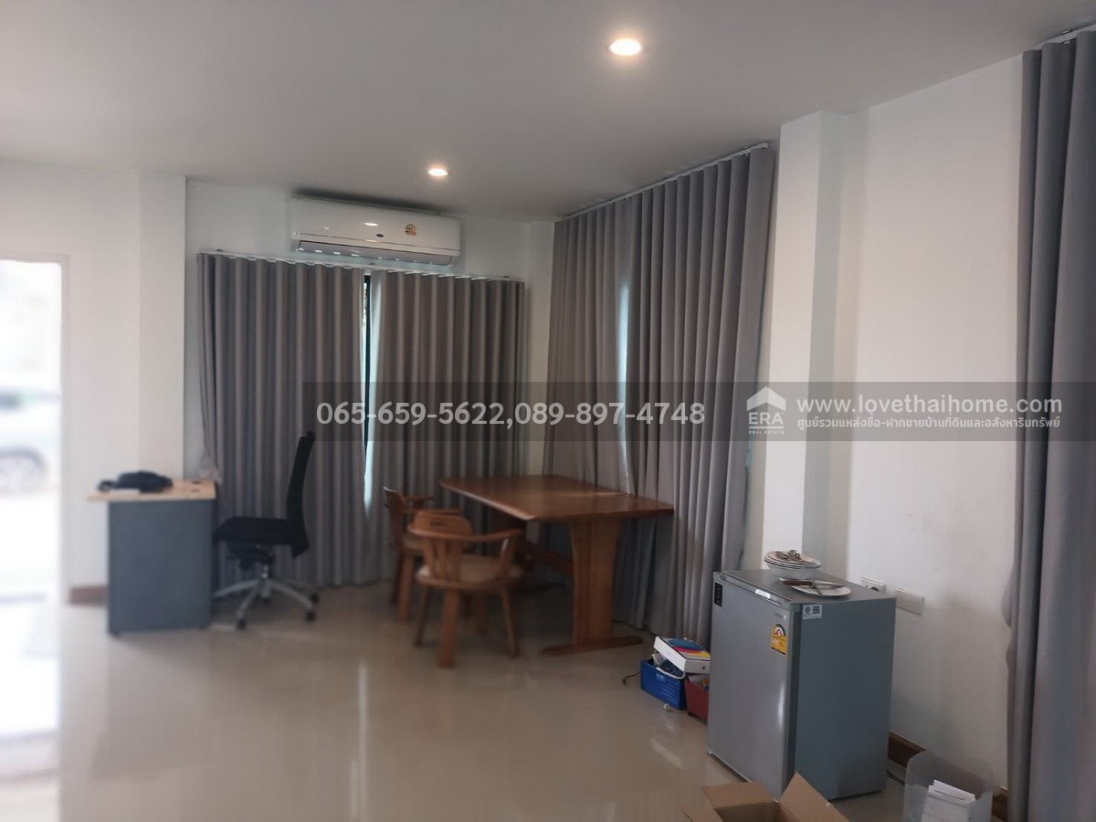 ขายบ้านแฝด หมู่บ้านภัทรีดา เรสซิเดนซ์ ราชพฤกษ์-ปทุมธานี หลังมุม 52.9 ตรว. ใกล้ทางด่วนอุดรรัถยา เดินทางเข้าเมืองสะดวก ราคาพิเศษ