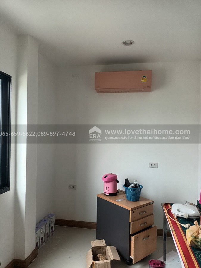 ขายบ้านแฝด หมู่บ้านภัทรีดา เรสซิเดนซ์ ราชพฤกษ์-ปทุมธานี หลังมุม 52.9 ตรว. ใกล้ทางด่วนอุดรรัถยา เดินทางเข้าเมืองสะดวก ราคาพิเศษ