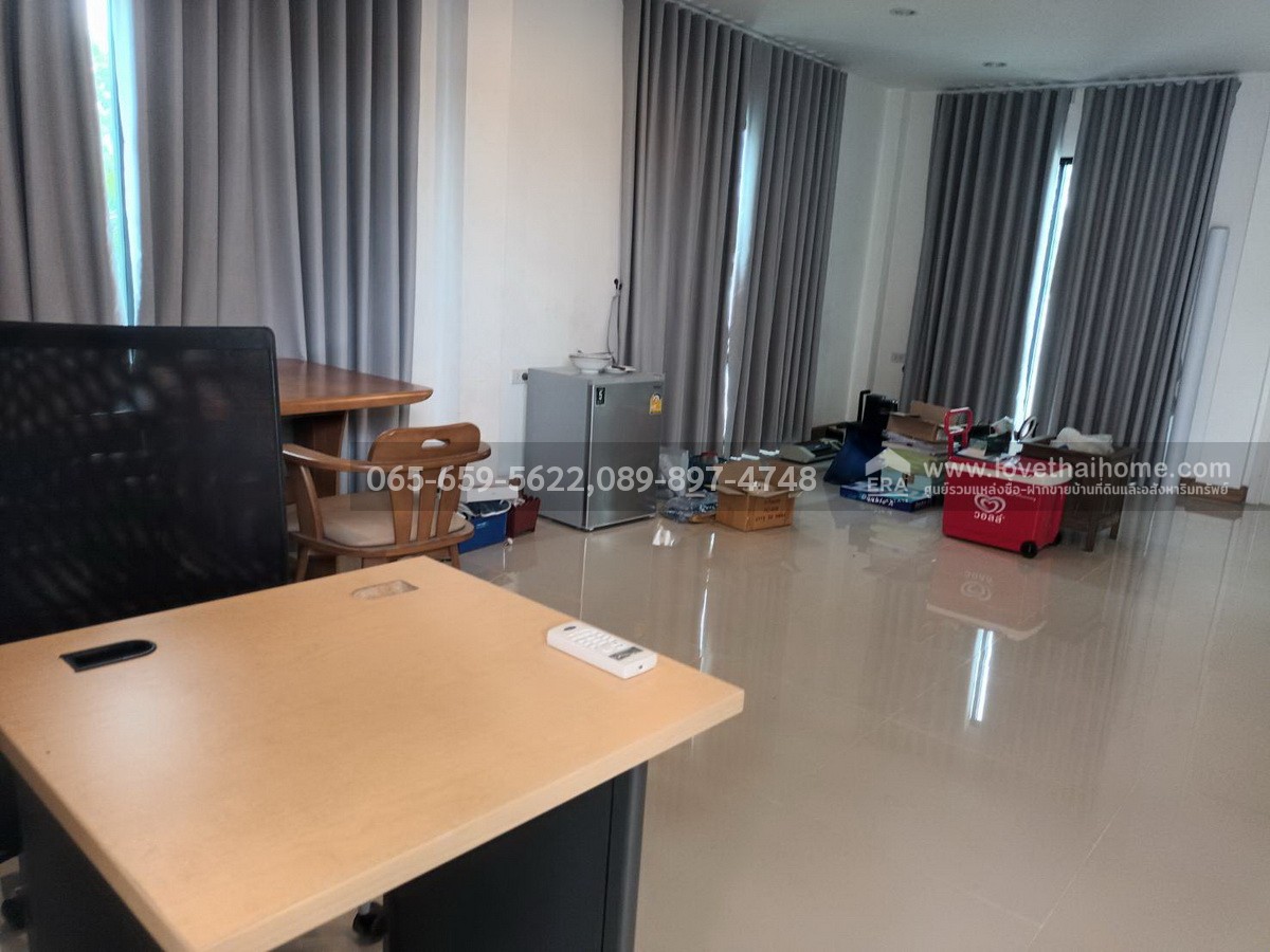 ขายบ้านแฝด หมู่บ้านภัทรีดา เรสซิเดนซ์ ราชพฤกษ์-ปทุมธานี หลังมุม 52.9 ตรว. ใกล้ทางด่วนอุดรรัถยา เดินทางเข้าเมืองสะดวก ราคาพิเศษ