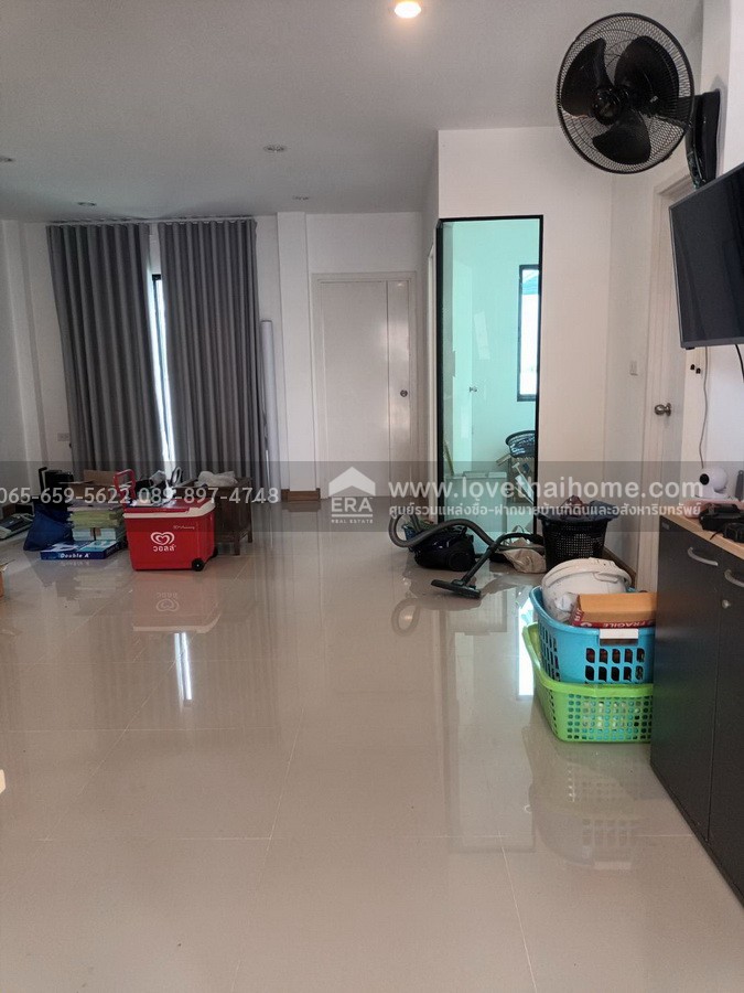 ขายบ้านแฝด หมู่บ้านภัทรีดา เรสซิเดนซ์ ราชพฤกษ์-ปทุมธานี หลังมุม 52.9 ตรว. ใกล้ทางด่วนอุดรรัถยา เดินทางเข้าเมืองสะดวก ราคาพิเศษ