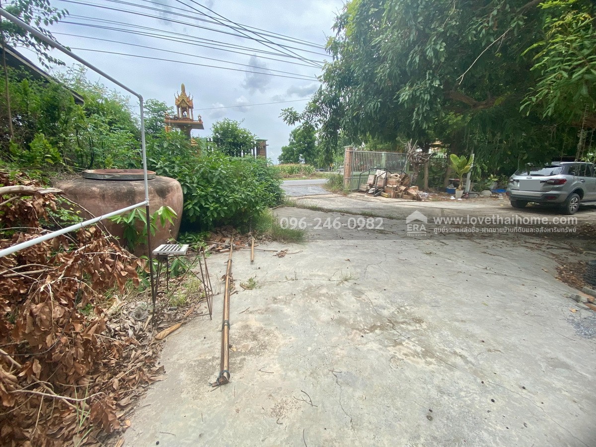 ขายที่ดินแถมบ้าน 2 หลัง พิงเขาสวย ต.ดอนคา อ.อู่ทอง จ.สุพรรณบุรี พื้นที่ 242 ตรว. บรรยากาศดี ร่มรื่น ลมพัดเย็นตลอด วิวภูเขาและทุ่งนา