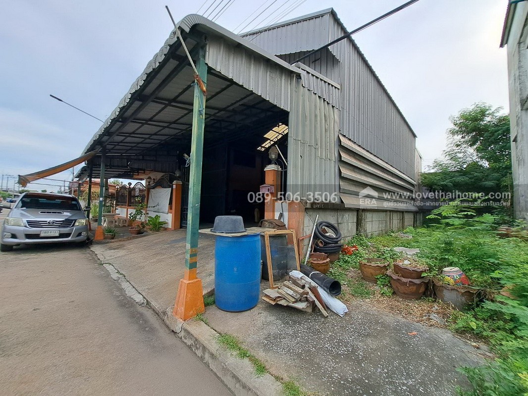 ขายโกดังพร้อมสำนักงาน คลอง11 ธัญบุรี ถ.รังสิต-นครนายก ขนาด 70 ตารางวา โกดังพร้อมสำนักงาน และมีห้องพักคนงาน