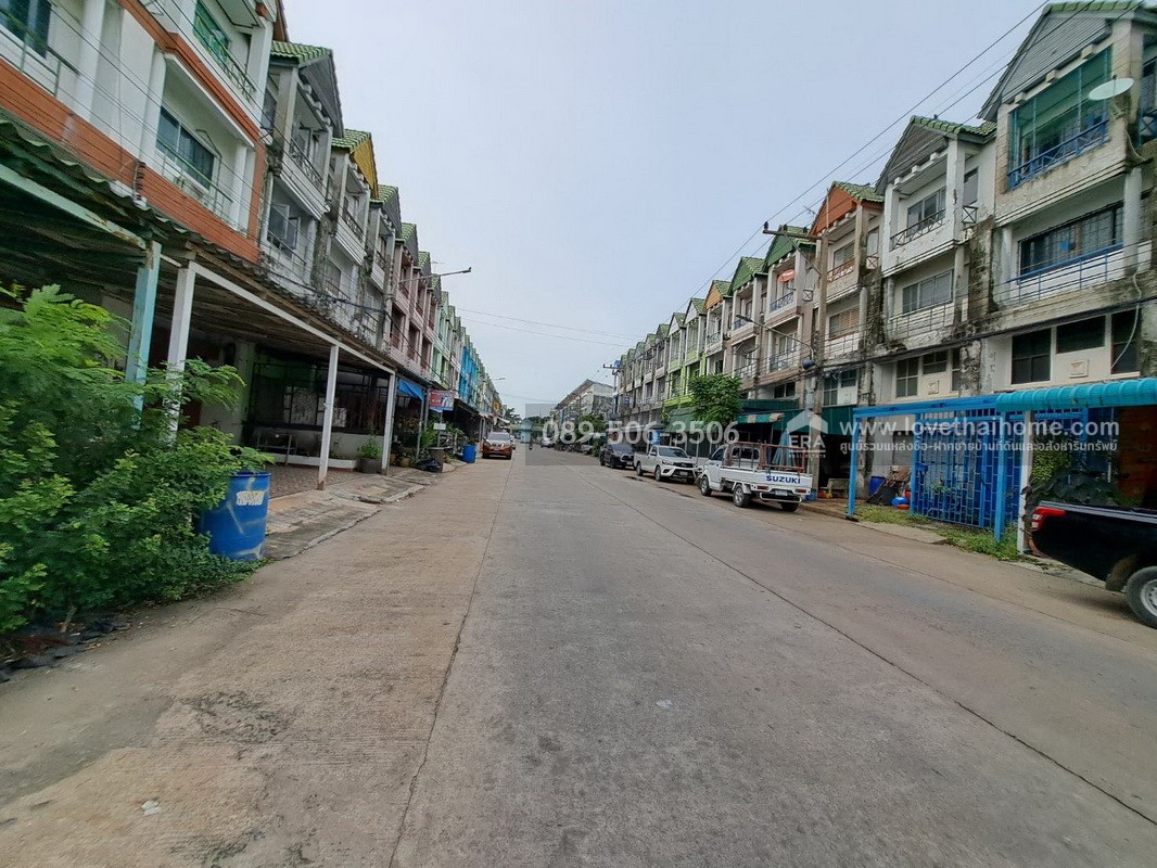 ขายโกดังพร้อมสำนักงาน คลอง11 ธัญบุรี ถ.รังสิต-นครนายก ขนาด 70 ตารางวา โกดังพร้อมสำนักงาน และมีห้องพักคนงาน