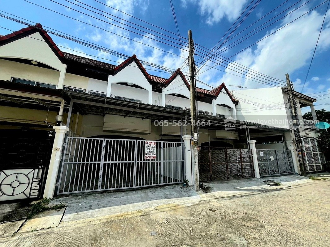 ขายทาวน์เฮ้าส์ 2 ชั้น หมู่บ้านโมราวรรณ2 อ่อนนุช66 แยก19 พื้นที่ 22.2 ตรว. พร้อมอยู่ ใกล้ซีคอนสแควร์