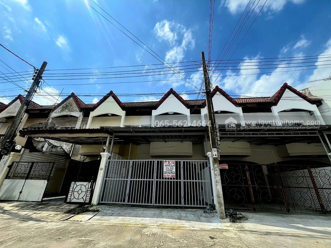 ขายทาวน์เฮ้าส์ 2 ชั้น หมู่บ้านโมราวรรณ2 อ่อนนุช66 แยก19 พื้นที่ 22.2 ตรว. พร้อมอยู่ ใกล้ซีคอนสแควร์