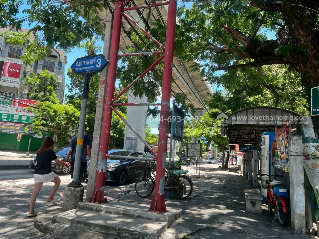 ขายบ้านสวย ซอยกรุงเทพนนท์3 แยก4/5 พื้นที่ 50 ตรว. ไม่มีขายอีกแล้ว มีแค่หลังนี้หลังเดียว อากาสดี เงียบสงบ ทำเลทอง เดินทางง่าย สะดวกมากๆ !ด่วนๆ อยากขายด่วนจร้า!