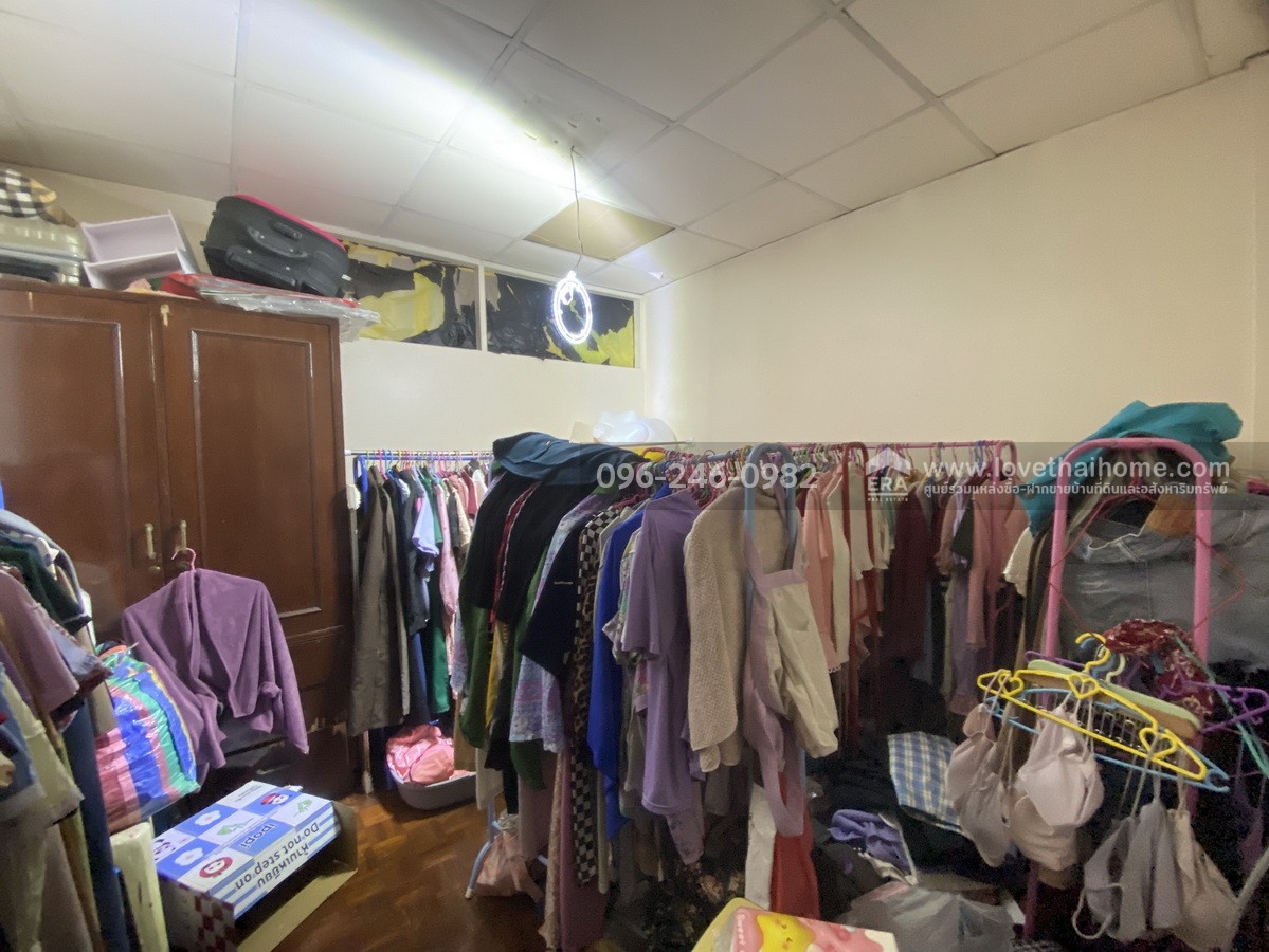 ขายทาวน์เฮ้าส์ หมู่บ้านธนะสิน โครงการ 6 ซ.6 นวมินทร์ 68 พื้นที่ 17 ตรว. ราคาถูกมาก เดินทางสะดวก ร้านอาหารเยอะ