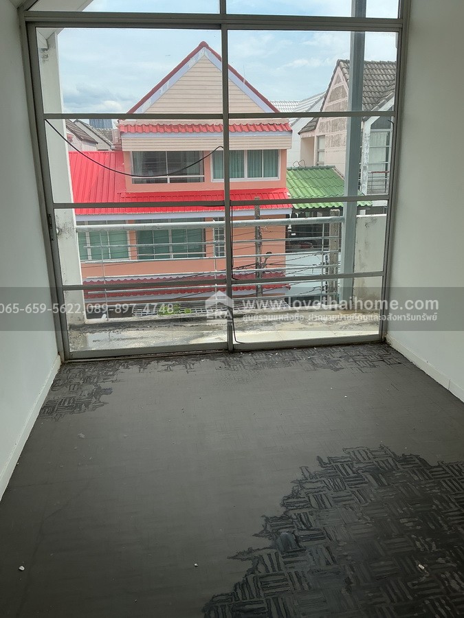 ขายทาวน์โฮม 3 ชั้น โครงการเมืองทองธานี 5 ถ.แจ้งวัฒนะ-ปากเกร็ด 33 (บอนด์สตรีท) นนทบุรี 24.8 ตร.วา ใกล้ MRT เมืองทอง และจุดขึ้น-ลงทางด่วนแจ้งวัฒนะ