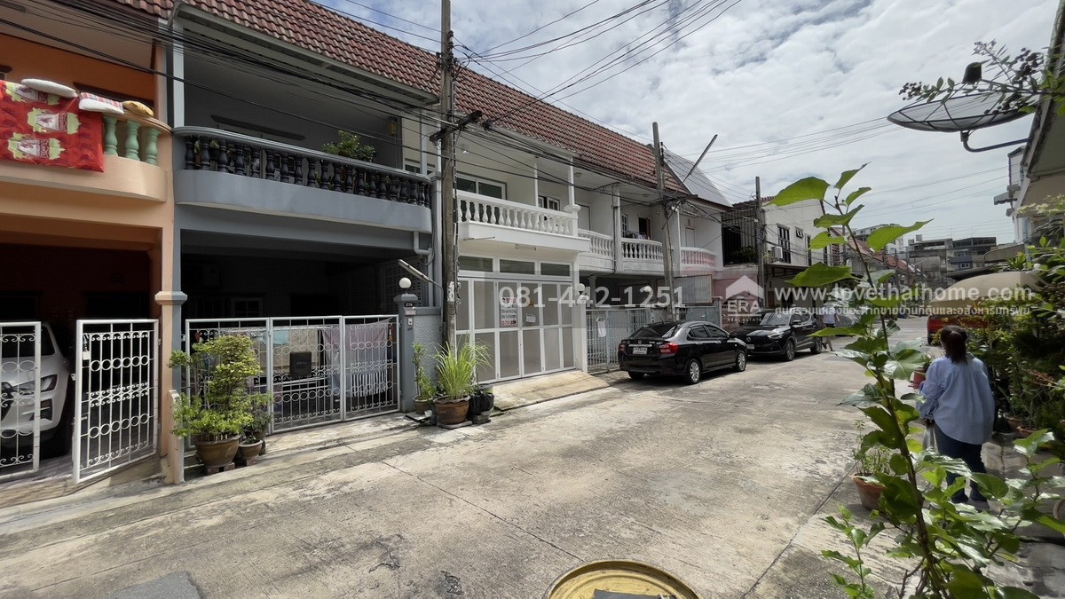 ขายทาวน์เฮ้าส์ 2 ชั้น ถนนพระรามที่2 ซอย36 หมู่บ้านอมรชัย1 พื้นที่ 16.5 ตรว. ขาย 2.95 ล้านบาท บ้านพร้อมอยู่ รีโนเวทใหม่ทั้งหลัง ใกล้เซ็นทรัล พระราม2
