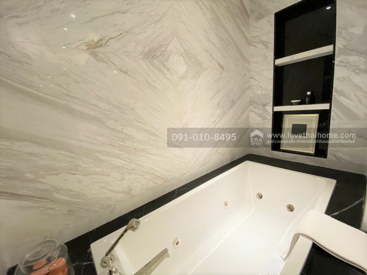 ขาย Penthouse สุดหรู The Residences at Mandarin Oriental Bangkok ( ICONSIAM ) วิวโค้งแม่น้ำเจ้าพระยา  พื้นที่ใช้สอย 163.41 ตร.ม. ชั้น 25–26 (วิวพาโนรามา) พร้อมเฟอร์นิเจอร์ใหม่เอี่ยมครบครัน พร้อมเข้าอยู่ทันที