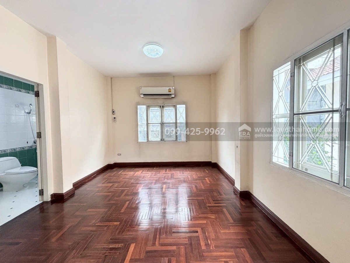  ขายบ้านเดี่ยว หมู่บ้านนวสิน ซ.โพธิ์แก้ว 3 ย่านลาดพร้าว-บางกะปิ 75.1 ตร.วา ใกล้ MRT ลาดพร้าว 101 เข้า-ออกได้ทั้ง ถ.ลาดพร้าว และเลียบทางด่วนรามอินทรา-อาจณรงค์ 