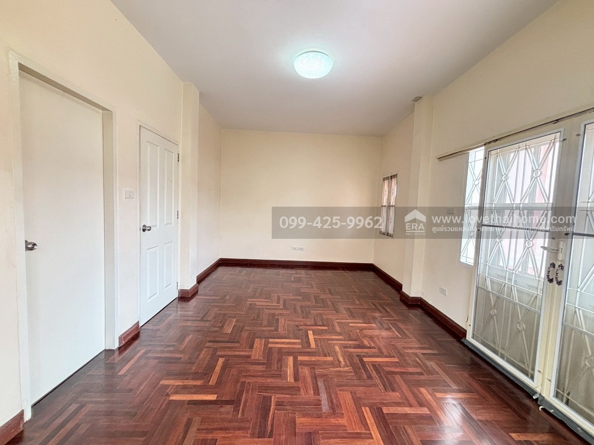  ขายบ้านเดี่ยว หมู่บ้านนวสิน ซ.โพธิ์แก้ว 3 ย่านลาดพร้าว-บางกะปิ 75.1 ตร.วา ใกล้ MRT ลาดพร้าว 101 เข้า-ออกได้ทั้ง ถ.ลาดพร้าว และเลียบทางด่วนรามอินทรา-อาจณรงค์ 