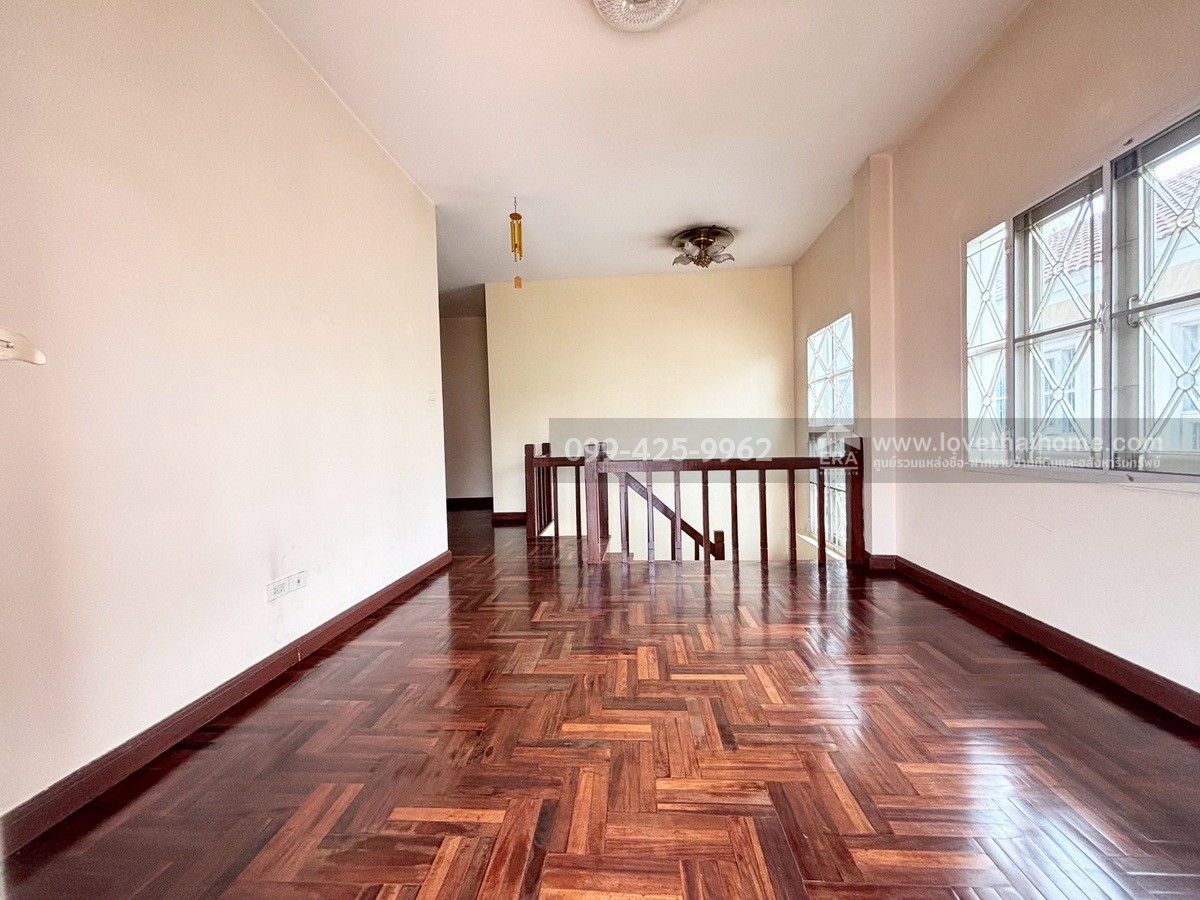  ขายบ้านเดี่ยว หมู่บ้านนวสิน ซ.โพธิ์แก้ว 3 ย่านลาดพร้าว-บางกะปิ 75.1 ตร.วา ใกล้ MRT ลาดพร้าว 101 เข้า-ออกได้ทั้ง ถ.ลาดพร้าว และเลียบทางด่วนรามอินทรา-อาจณรงค์ 