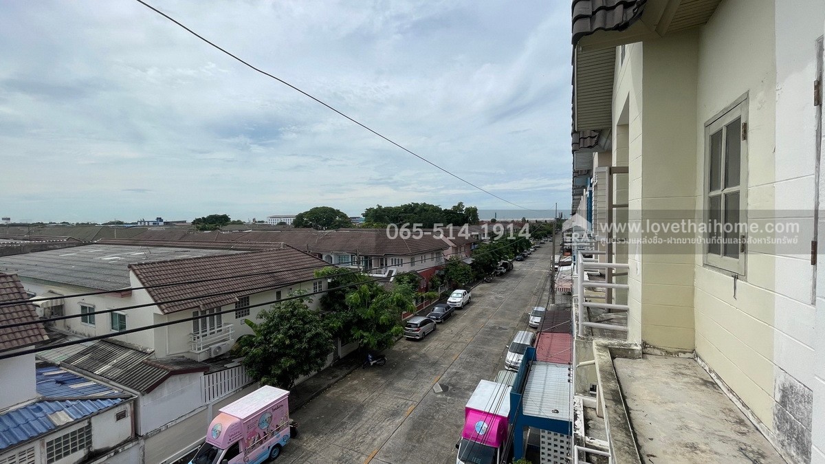 ขายด่วนตึกแถว 3.5 ชั้น หมู่บ้านสถาพร ถนนรังสิต-นครนายก คลอง4 เนื้อที่ 17.6 ตารางวา ราคา 2,200,000 บาท ติดถนนหลักของหมู่บ้าน ใกล้ทางด่วนพิเศษกาญจนาภิเษก (ฝั่งตะวันออก)