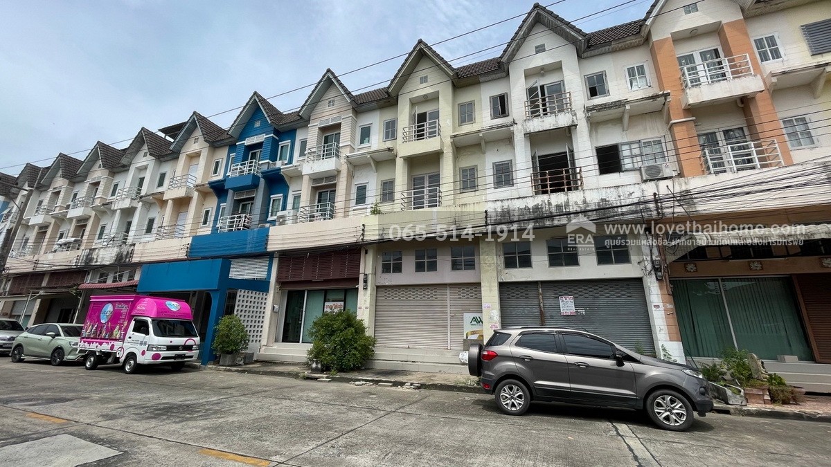 ขายด่วนตึกแถว 3.5 ชั้น หมู่บ้านสถาพร ถนนรังสิต-นครนายก คลอง4 เนื้อที่ 17.6 ตารางวา ราคา 2,200,000 บาท ติดถนนหลักของหมู่บ้าน ใกล้ทางด่วนพิเศษกาญจนาภิเษก (ฝั่งตะวันออก)