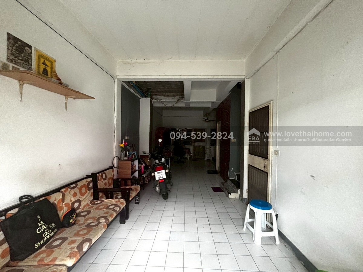 ขายทาวน์เฮ้าส์ราคาถูก หมู่บ้านอัมพร ไพศาล ถ.สุขาประชาสรรค์ 3 ปากเกร็ด นนทบุรี พื้นที่ 19 ตร.วา ใกล้รถไฟฟ้าสายสีชมพู-สถานีแยกปากเกร็ด