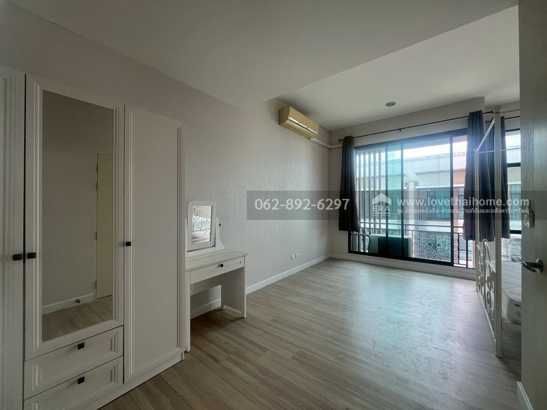 ขายด่วน! ทาวน์โฮม 3 ชั้น โครงการบ้านกลางเมือง นวมินทร์42 พื้นที่ 20 ตารางวา สวยพร้อมอยู่ ทำเลทอง กลางใจเมือง ขายต่ำกว่าราคาตลาด คุ้มค่าที่สุดในย่านนี้