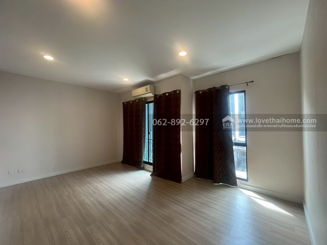 ขายด่วน! ทาวน์โฮม 3 ชั้น โครงการบ้านกลางเมือง นวมินทร์42 พื้นที่ 20 ตารางวา สวยพร้อมอยู่ ทำเลทอง กลางใจเมือง ขายต่ำกว่าราคาตลาด คุ้มค่าที่สุดในย่านนี้