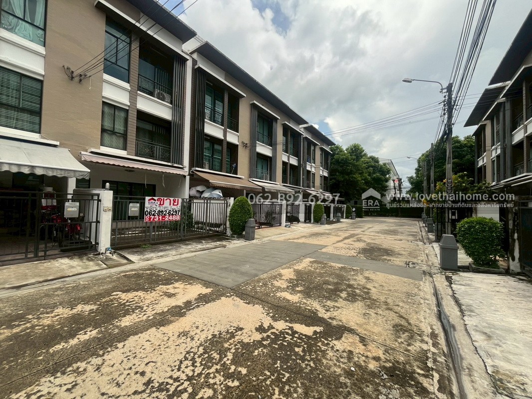 ขายด่วน! ทาวน์โฮม 3 ชั้น โครงการบ้านกลางเมือง นวมินทร์42 พื้นที่ 20 ตารางวา สวยพร้อมอยู่ ทำเลทอง กลางใจเมือง ขายต่ำกว่าราคาตลาด คุ้มค่าที่สุดในย่านนี้