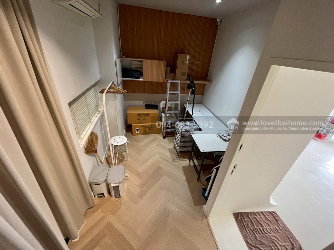 ขายทาวน์โฮม 3 ชั้น PLUME Watcharaphon-Ekkamai ประกอบธุรกิจได้เลย สวย พร้อมใช้งาน 2 คูหาติดกัน คูหาละ 22.5 ตรว. สามารถแยกขายได้ "ถูก" "คุ้ม" เพราะขายขาดทุนจริงๆ