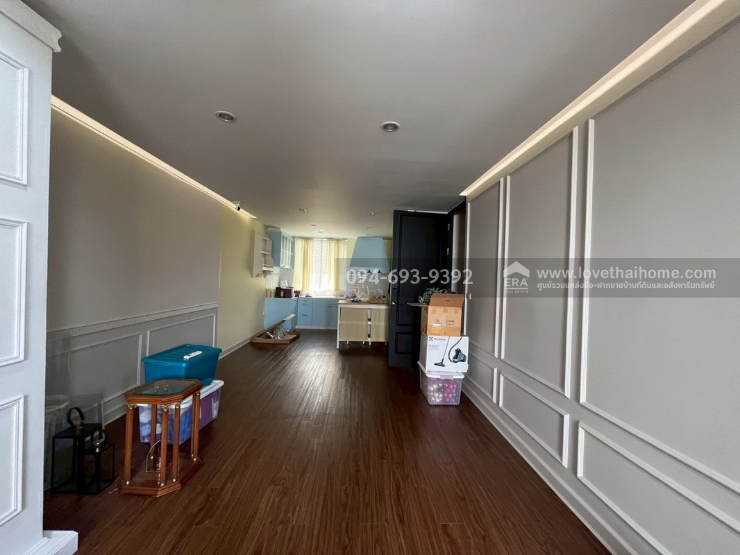 ขายทาวน์โฮม 3 ชั้น PLUME Watcharaphon-Ekkamai ประกอบธุรกิจได้เลย สวย พร้อมใช้งาน 2 คูหาติดกัน คูหาละ 22.5 ตรว. สามารถแยกขายได้ "ถูก" "คุ้ม" เพราะขายขาดทุนจริงๆ