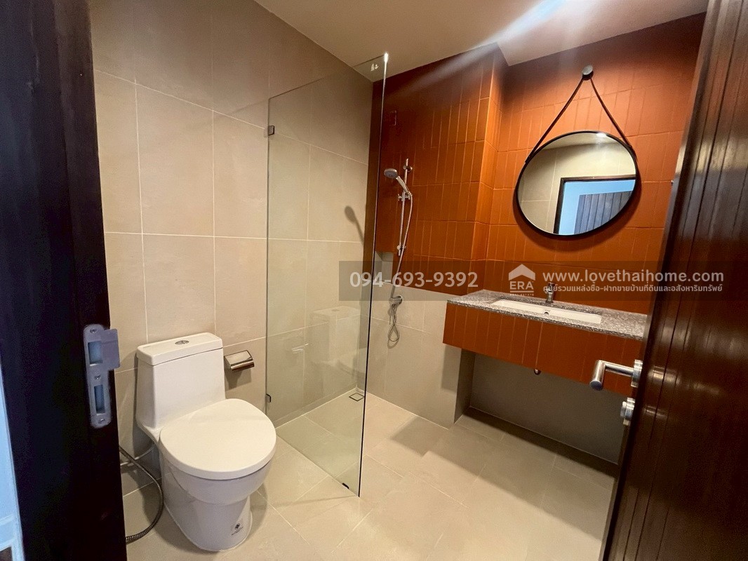 ขายทาวน์โฮม 3 ชั้น PLUME Watcharaphon-Ekkamai ประกอบธุรกิจได้เลย สวย พร้อมใช้งาน 2 คูหาติดกัน คูหาละ 22.5 ตรว. สามารถแยกขายได้ "ถูก" "คุ้ม" เพราะขายขาดทุนจริงๆ