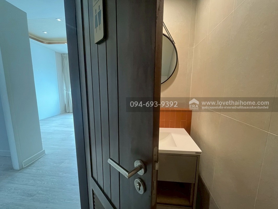 ขายทาวน์โฮม 3 ชั้น PLUME Watcharaphon-Ekkamai ประกอบธุรกิจได้เลย สวย พร้อมใช้งาน 2 คูหาติดกัน คูหาละ 22.5 ตรว. สามารถแยกขายได้ "ถูก" "คุ้ม" เพราะขายขาดทุนจริงๆ