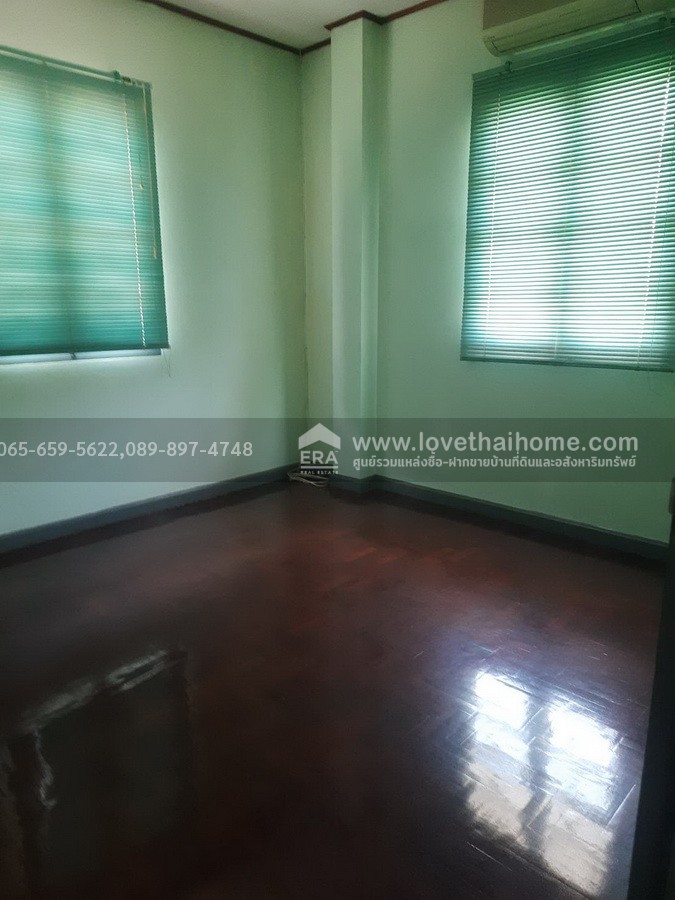ขายบ้านเดี่ยว หมู่บ้านวรารมย์ เพชรเกษม 81 บางบอน 5 หลังมุม 68.6 ตร.วา ใกล้ MRT หลักสอง ราคาถูกมาก