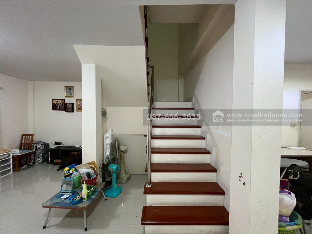 ขายทาวน์เฮ้าส์ หมู่บ้านซื่อตรง สายไหม-ลำลูกกา ปทุมธานี บ้าน 2 ชั้น ขนาดกำลังดี 20.6 ตรว. แถมเฟอร์นิเจอร์ทั้งหลัง พร้อมเข้าอยู่ทันที